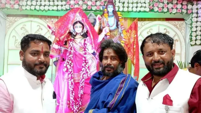 मध्य प्रदेश: हिंदूवादी संगठनों के विरोध के बाद फ़िरोज़ ख़ान के गरबा पंडाल ना लगाने का पूरा मामला क्या है?